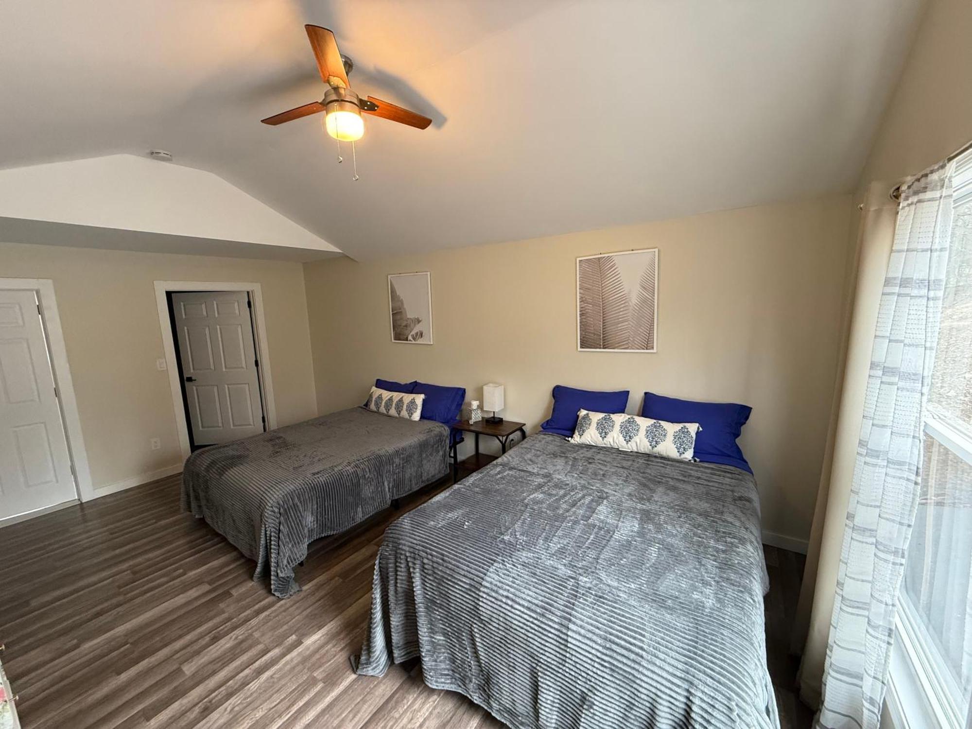 Holiday home Spacious And Tranquil 5br House In Charming W Game Room, Pets Allowed East Stroudsburg
