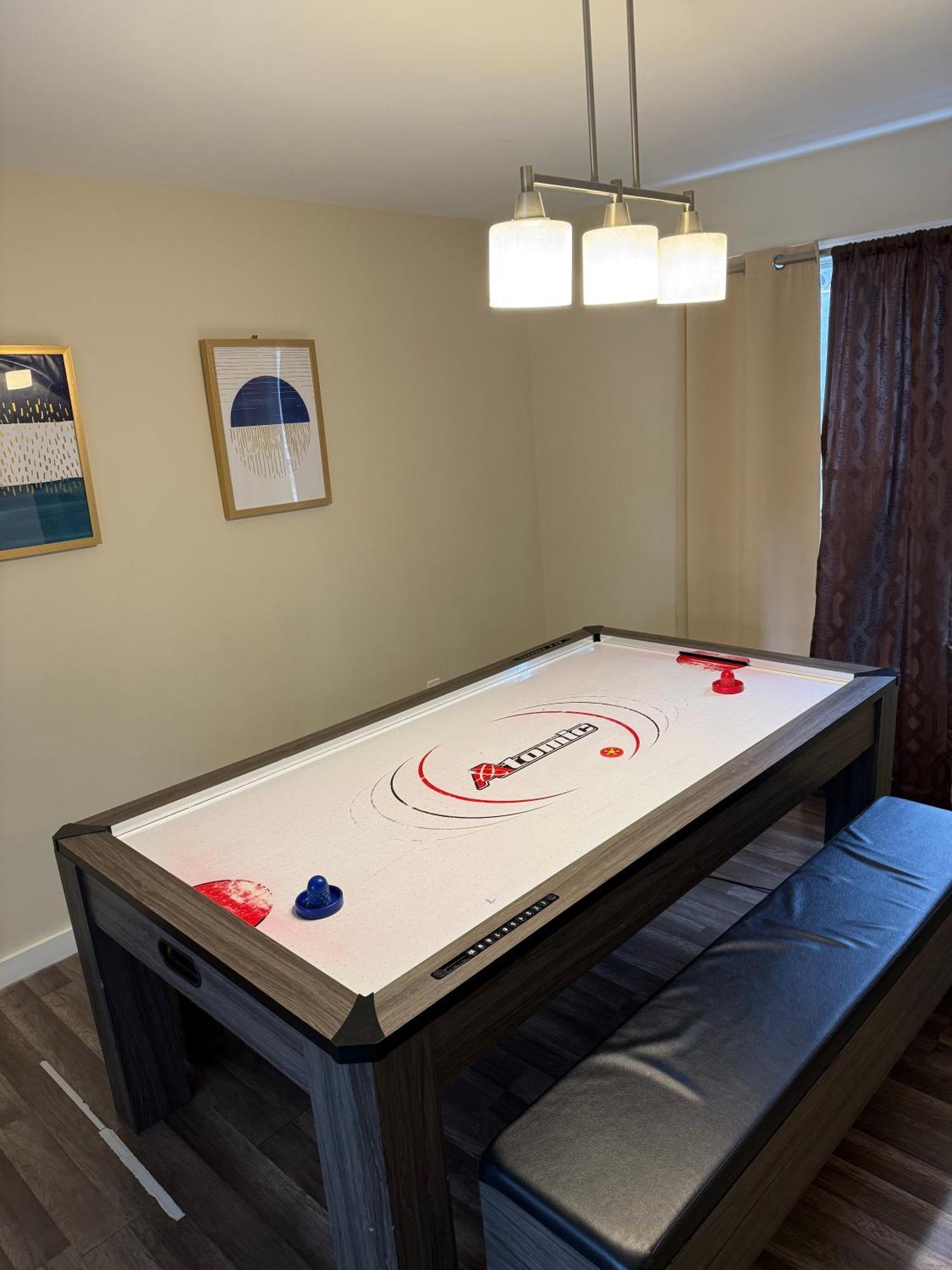 Holiday home Spacious And Tranquil 5br House In Charming W Game Room, Pets Allowed *