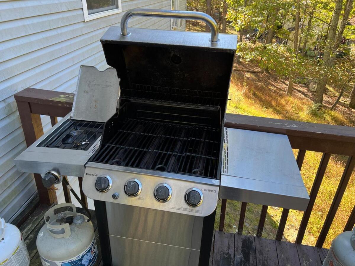 Holiday home Spacious And Tranquil 5br House In Charming W Game Room, Pets Allowed East Stroudsburg