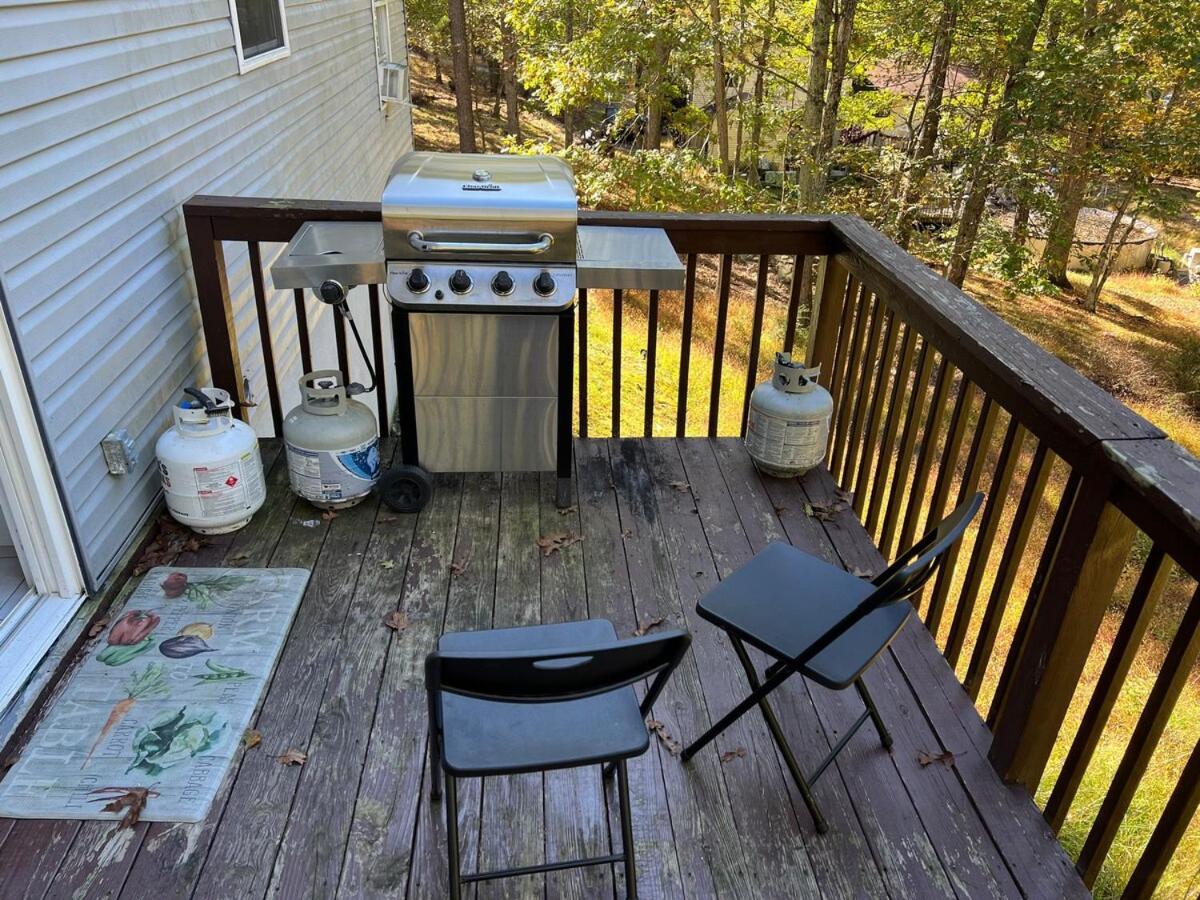 Spacious And Tranquil 5br House In Charming W Game Room, Pets Allowed *